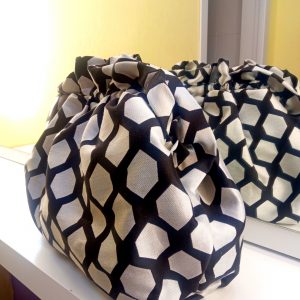 WishBag 22 -23 Bombonera blanco y negro