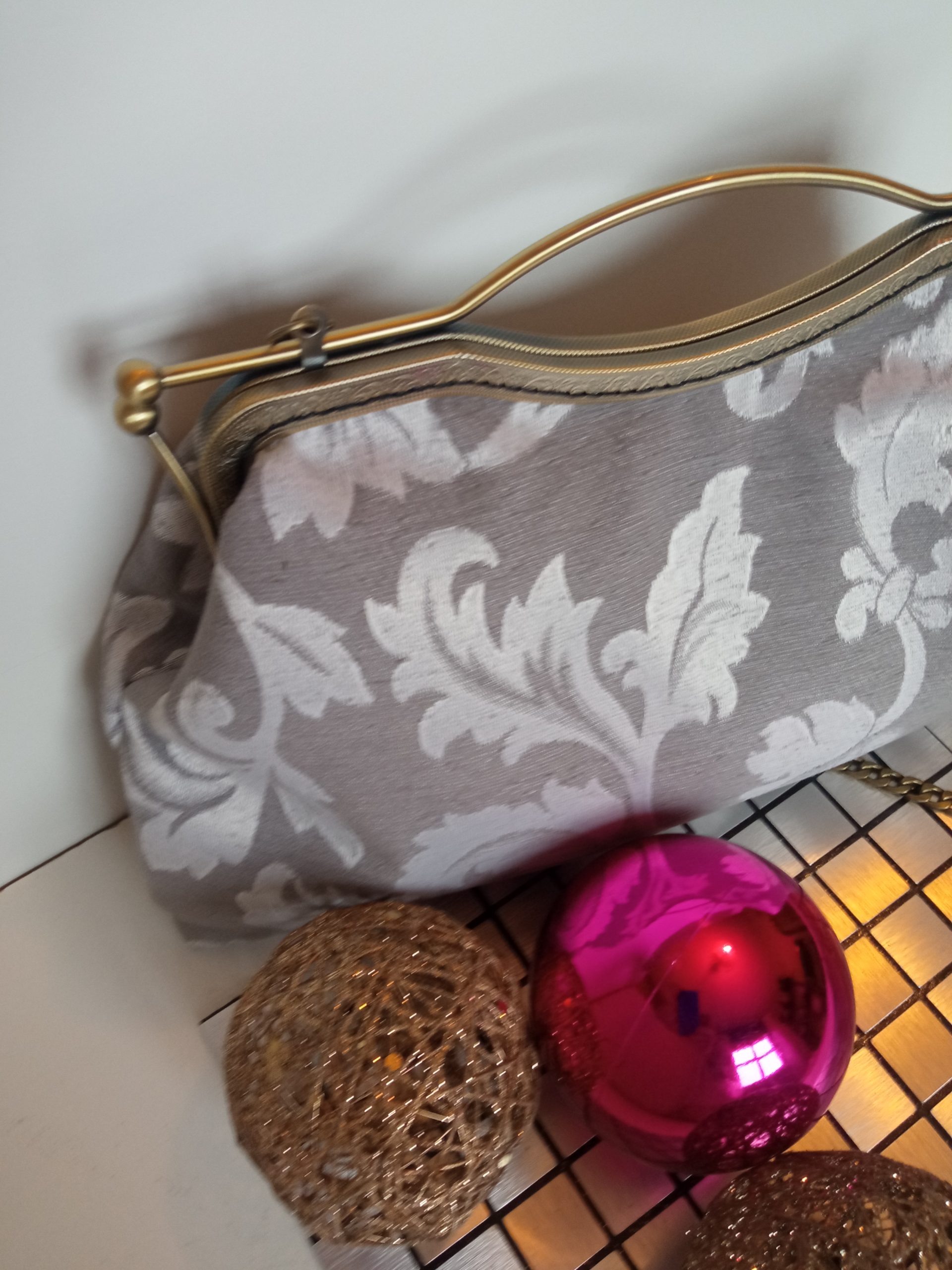 Wishbag Lola 22 - flores plata y gris - Imagen 4