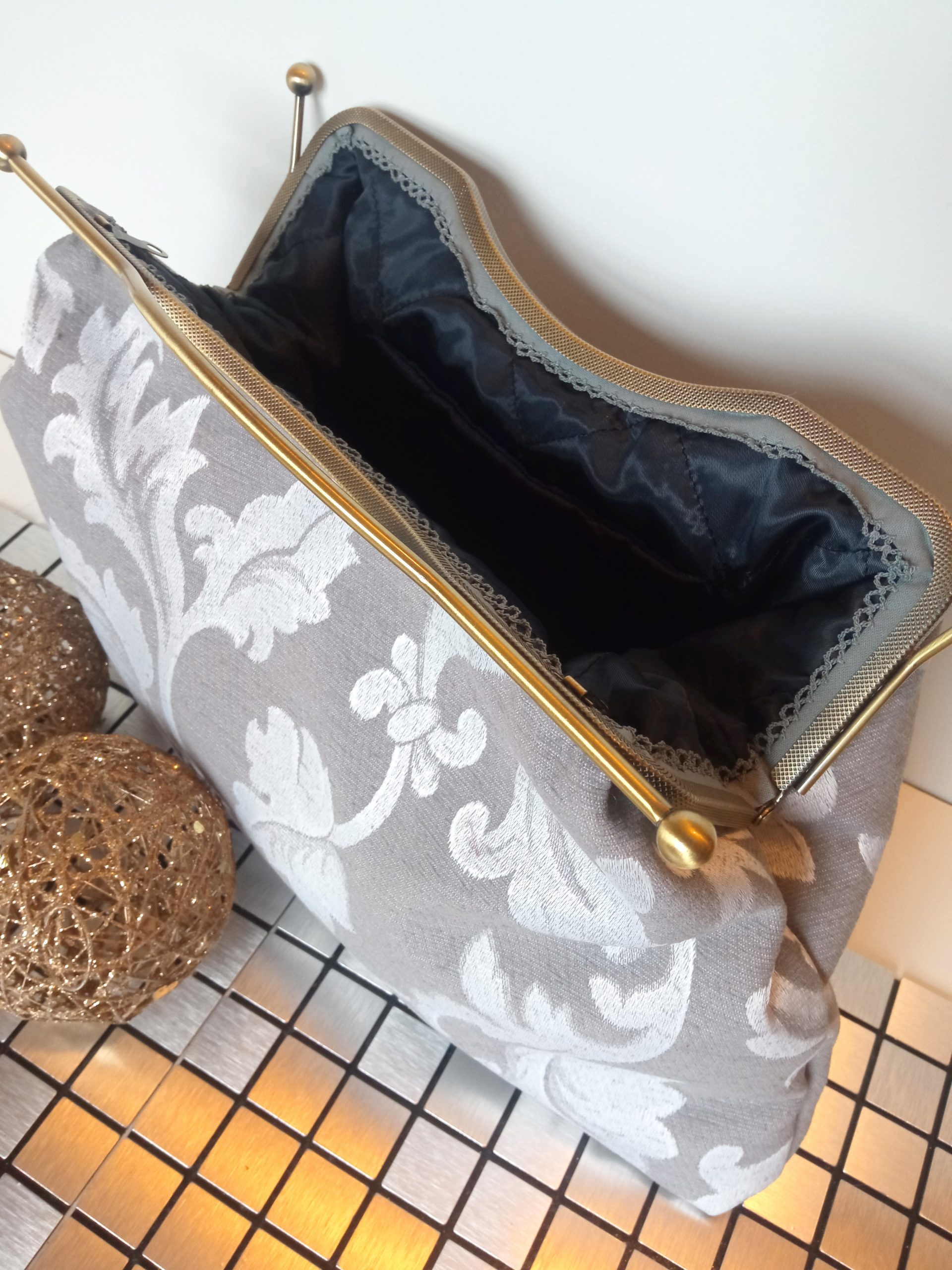 Wishbag Lola 22 - flores plata y gris - Imagen 3